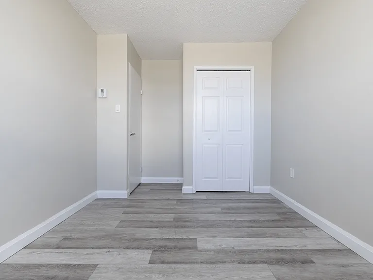 901 Lasalle Blvd — Photo 11
