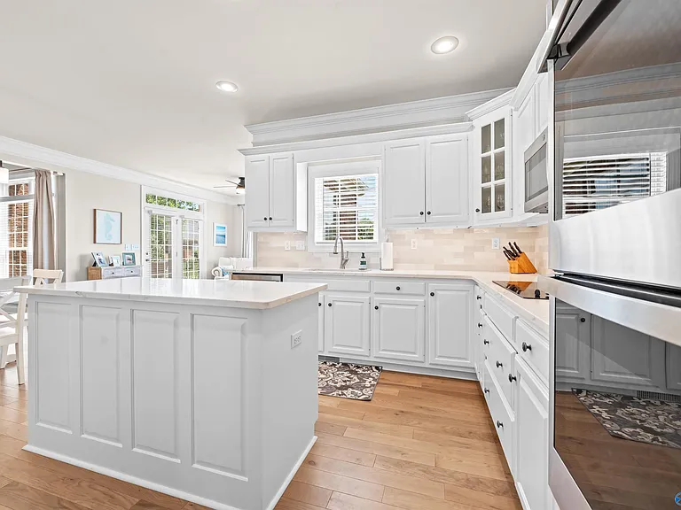 103 Wickerberry Ln — Photo 16