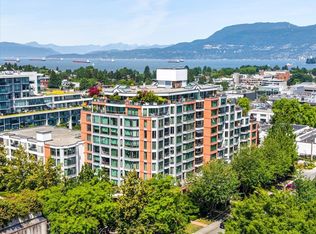 2201 Pine St #702, Vancouver, BC V6J 5E7