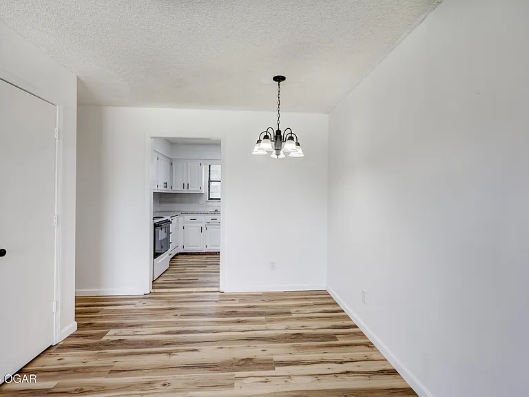 3040 W 15th St — Photo 7