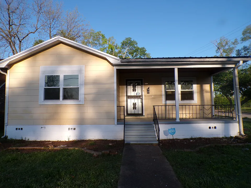 1400 19th Pl SW