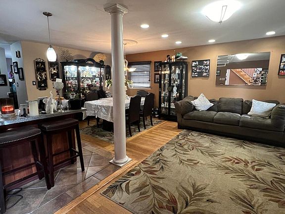 5th image of 109 Laconia Ave