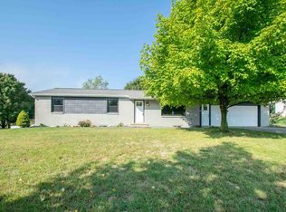 517 Sunset Ln, Middlebury, IN 46540