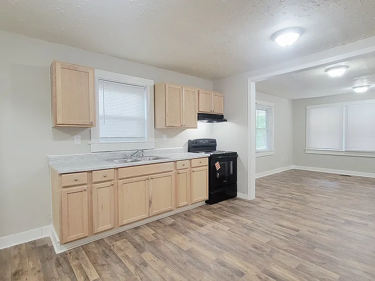 419 Pine St — Photo 4