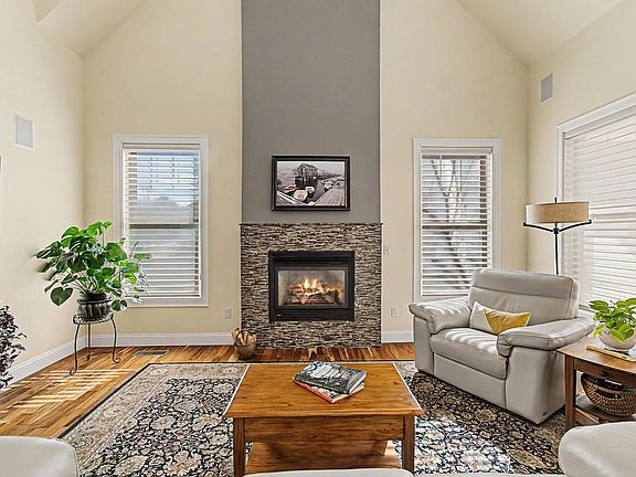 5th image of 232 Colden Road