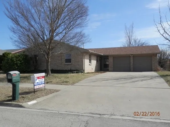7210 NW Taylor Ave, Lawton, OK 73505