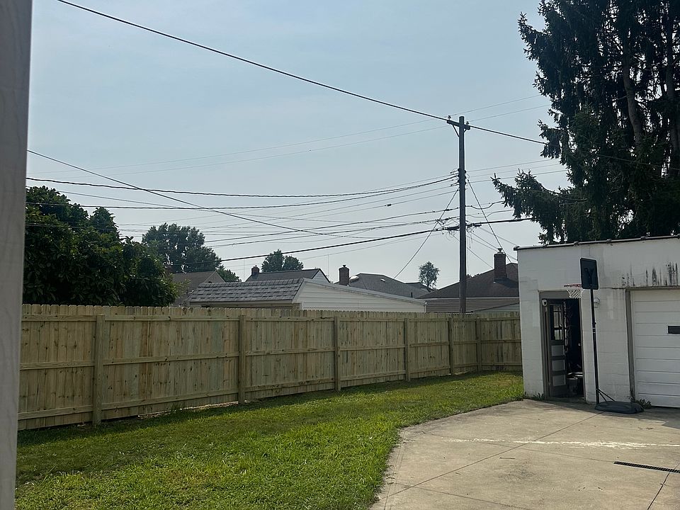 2nd image of 6403 Forest Ave