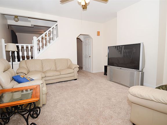 3rd image of 504 Dayton Ave