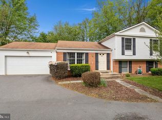 12657 Magna Carta Rd, Herndon, VA 20171