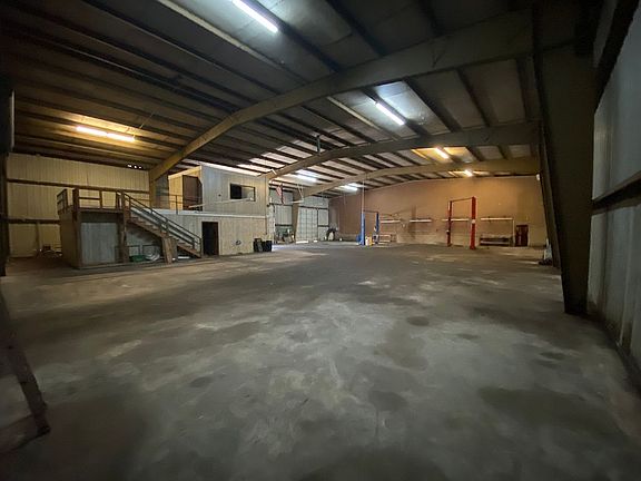 2nd image of 1550 Pine Ave