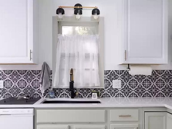 5th image of 1006 S Milam St