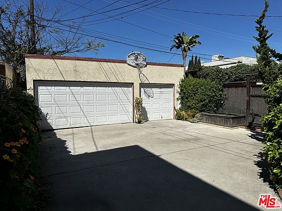 4th image of 1945 S Bronson Ave
