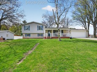 9080 Meadowland Dr, Grand Blanc, MI 48439