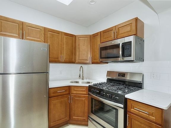2nd image of 108 Essex St