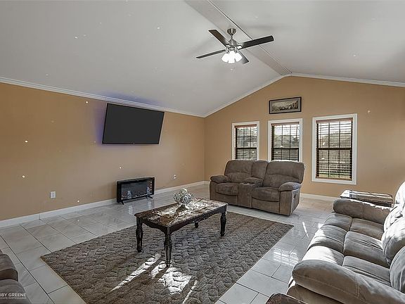 4th image of 1705 Wales Ln
