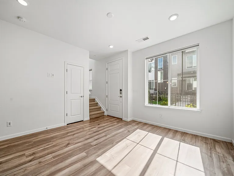 475 Millwall Cir — Photo 7