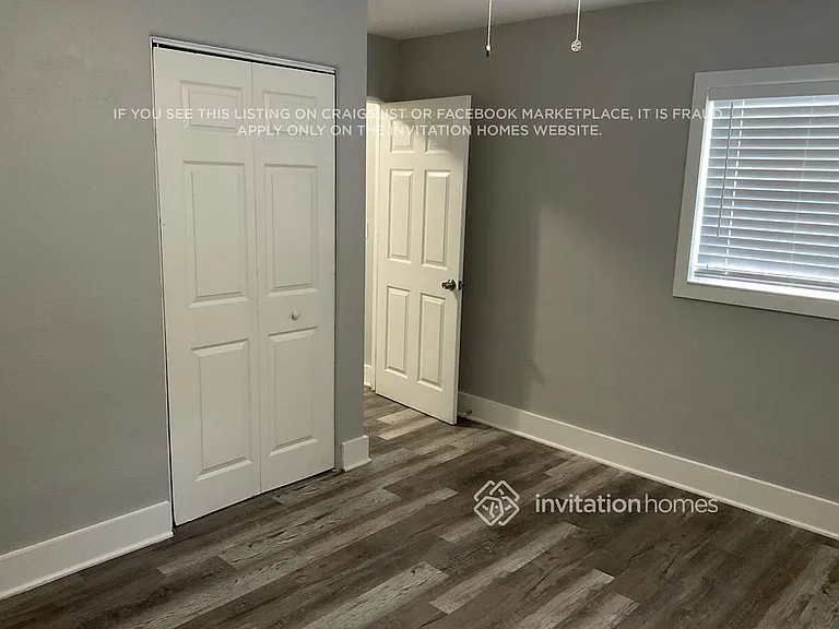 450 Iris Rd — Photo 9