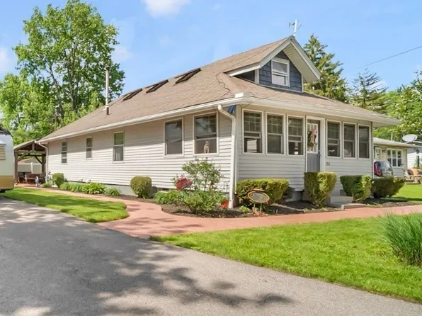 184 Brookshore Dr, Chippewa Lake, OH 44215