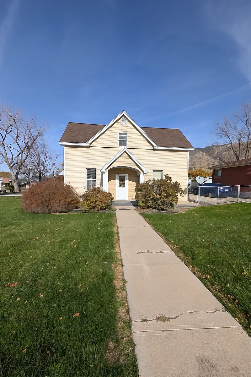 Building Photo - 207 E 100 N