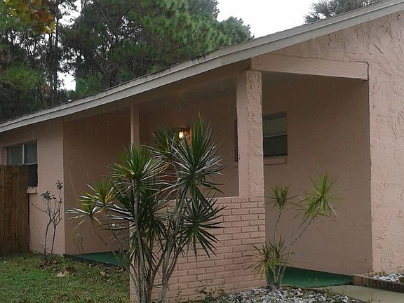 2nd image of 966 Bayberry Ln