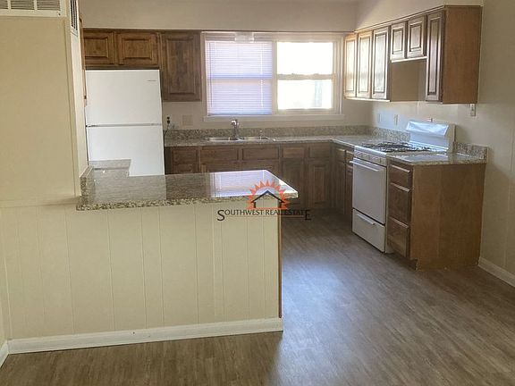 3rd image of 124 Manson Dr
