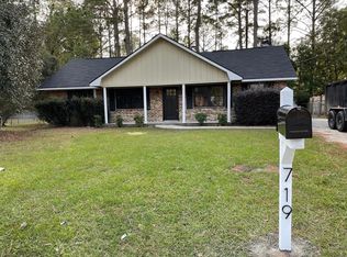 719 Little John Dr, Hinesville, GA 31313