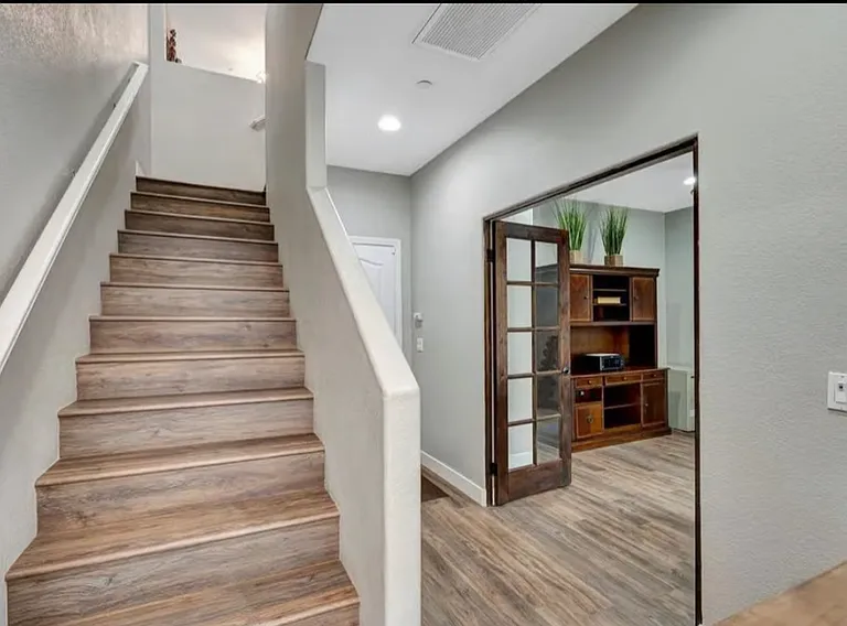 2092 Silverado St — Photo 9