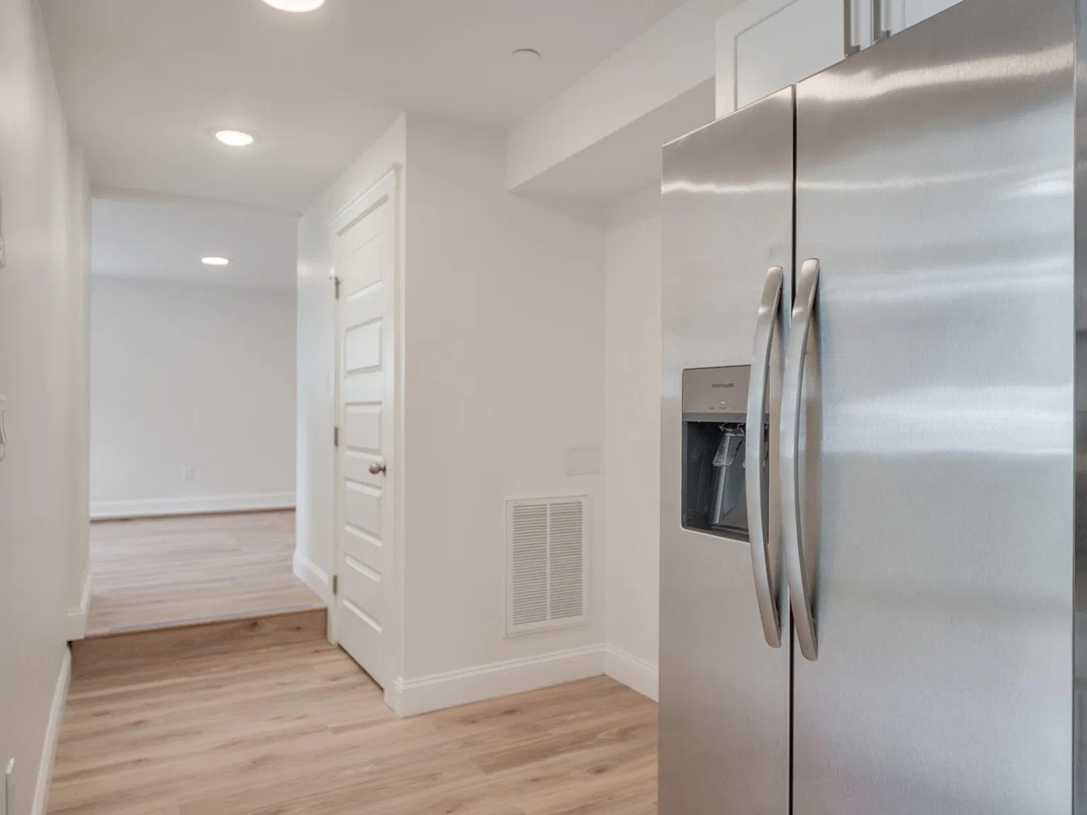 2 bed, 695 sqft, $2,050 — Photo 4