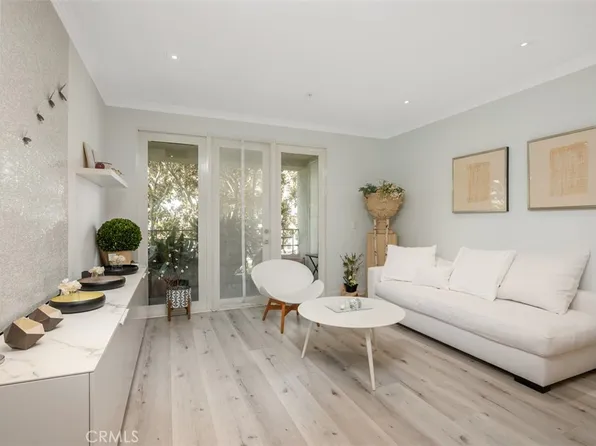 2233 Martin APT 212, Irvine, CA 92612