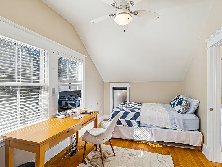 38 Baycrest Ave — Photo 18