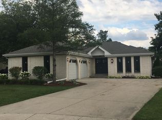 3317 Lakewood Ct, Glenview, IL