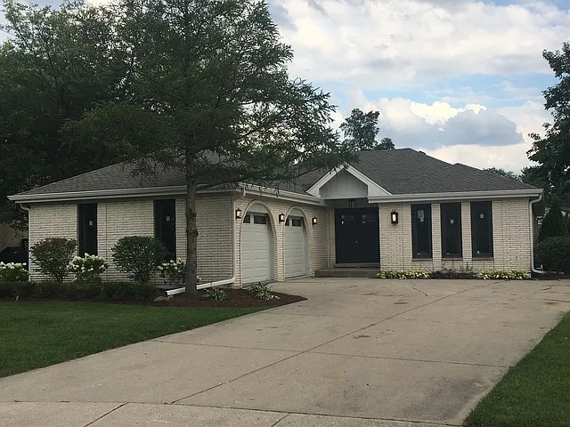 3317 Lakewood Ct photo 1