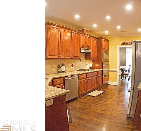 4th image of 1021 Forest Hills Dr SE