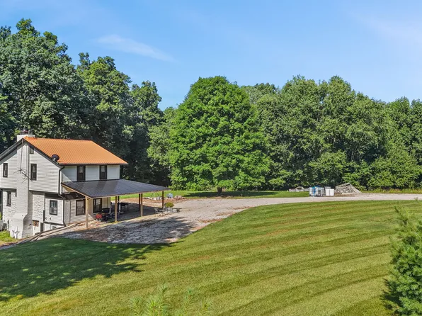 8666 Bear Creek Rd, Morgantown, IN 46160