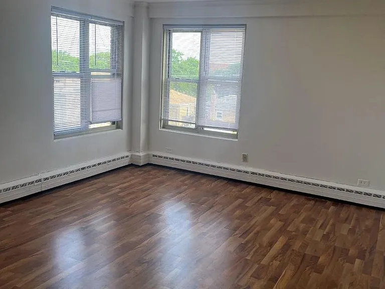 2620 W Berwyn Ave #408 — Photo 1