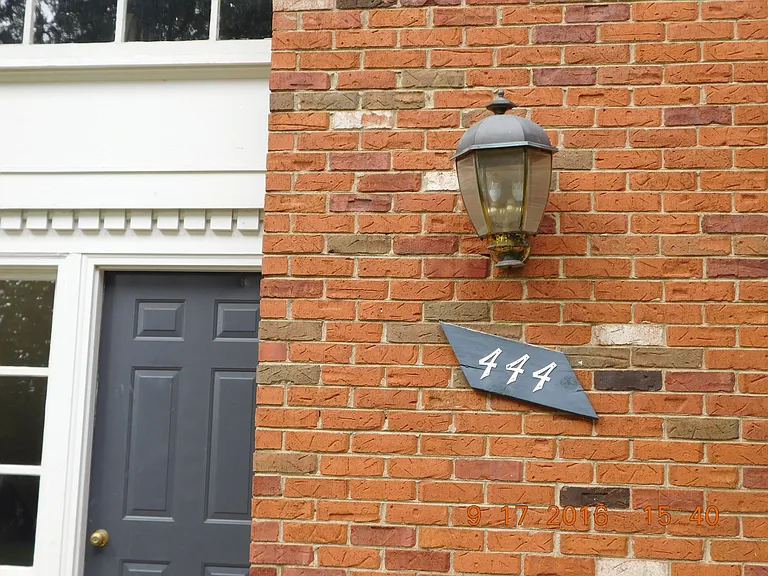 444 Fox Hills Dr N #3 — Photo 3