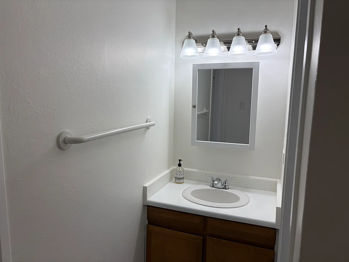 Building Photo - 2160 S Vaughn Way #103C