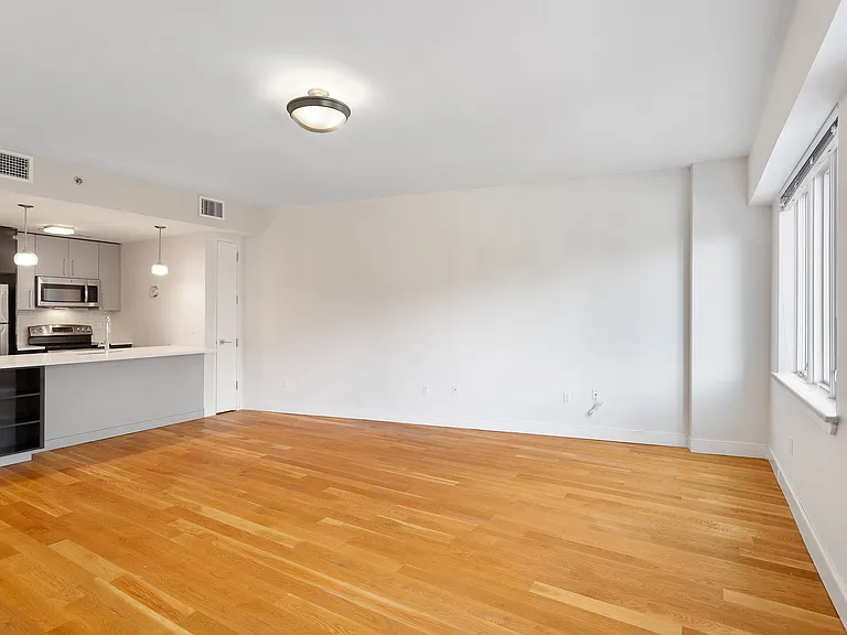 2727 Henry Hudson Pkwy W #507 — Photo 8