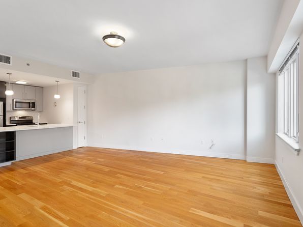 2727 Henry Hudson Pkwy W #707