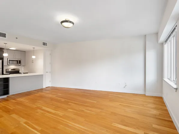 2727 Henry Hudson Parkway West image 1 of 26