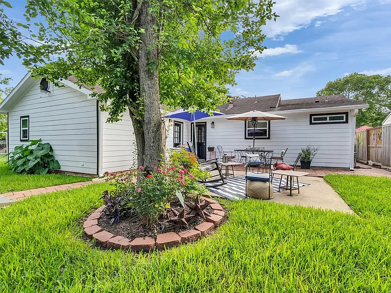 10309 Chesterfield Dr — Photo 21