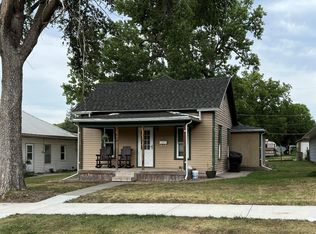 608 W 4th St, Beloit, KS 67420