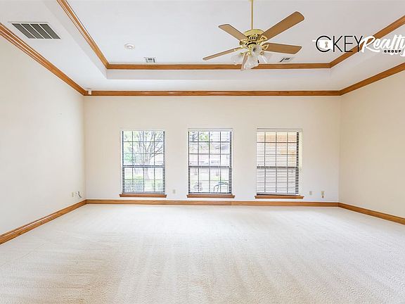 5th image of 10 NW Legacy Dr