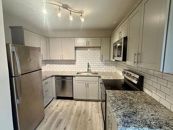 2nd image of 100 Ivey Rd #100