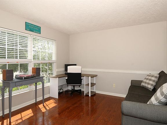 5th image of 9071 Georgian Ct