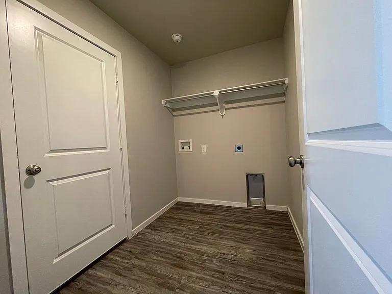 2140 N Texas Ave — Photo 4