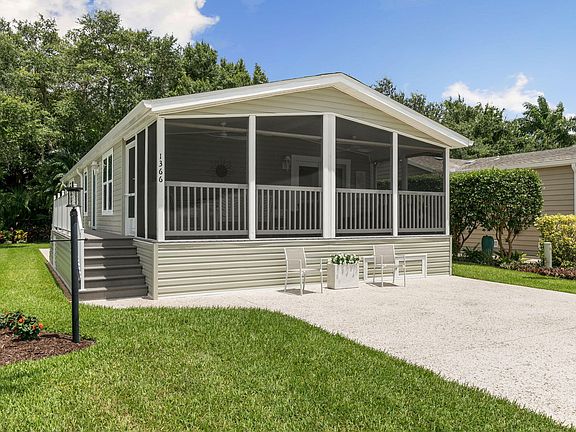2nd image of 1366 Diamond Lake Cir