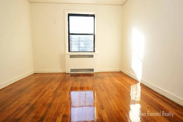 Rented by Norman Raindel, LREB | media 20