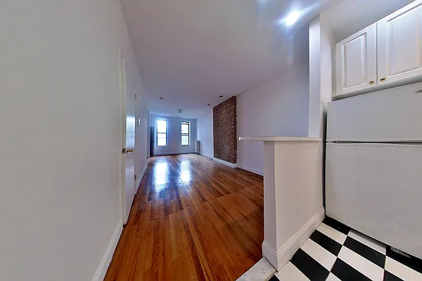 Rented by CitySites Real Estate Group | media 3