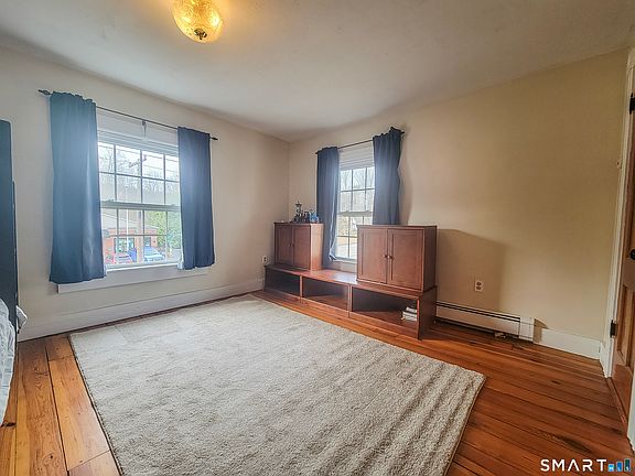 3rd image of 107 Main Street